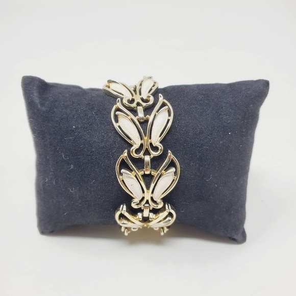 Sarah Cove Butterfly Link Gold Tone Bracelet - Picture 1 of 12